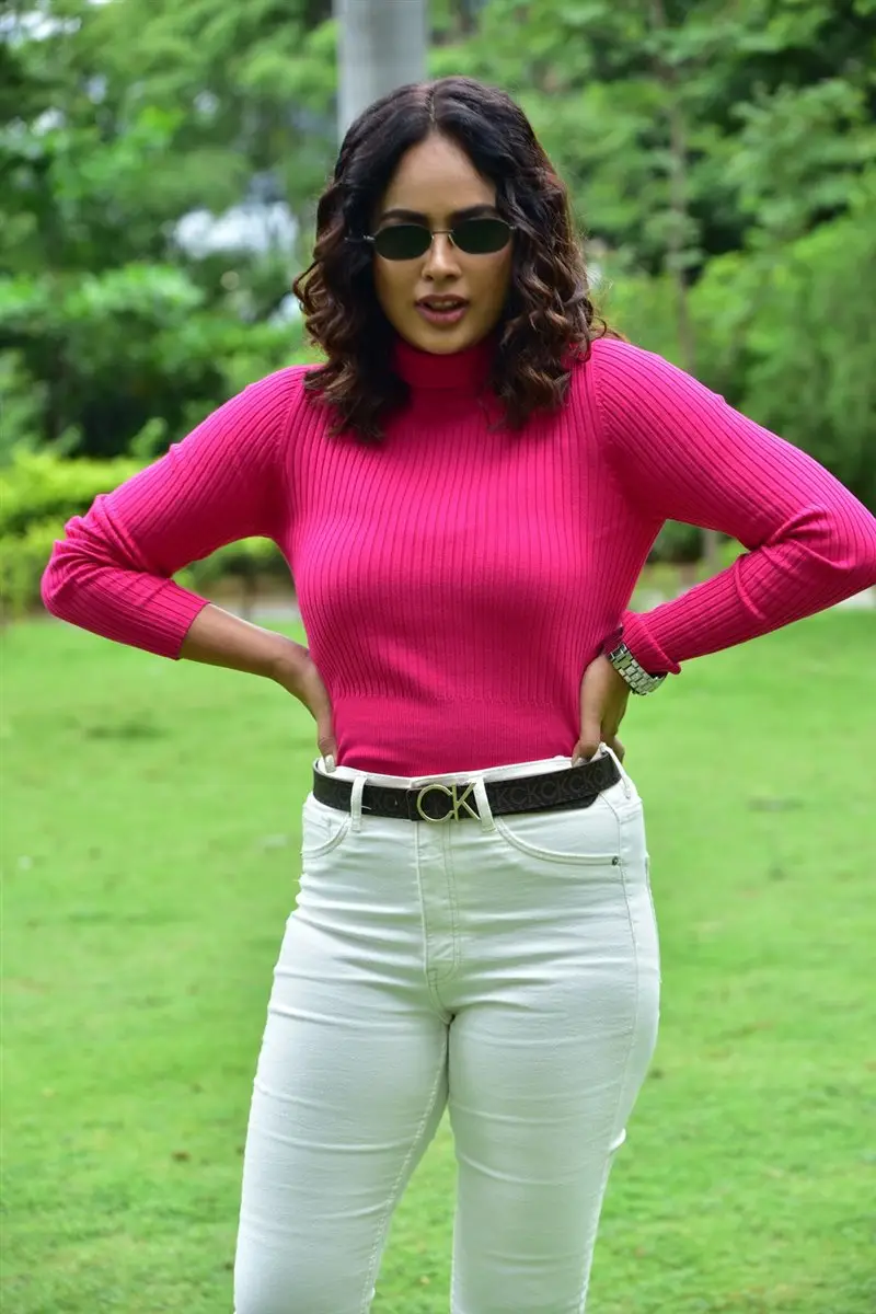 Nandita Swetha In Pink Top White Pant